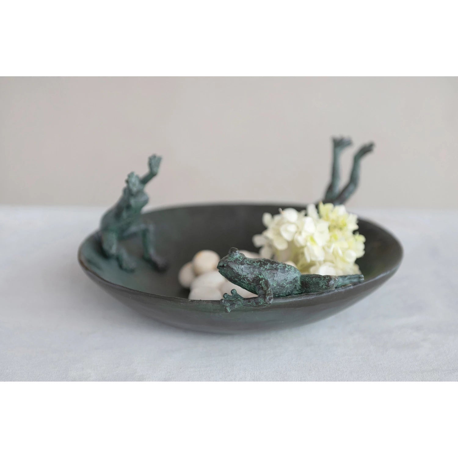 Resin Bird Bath with Frogs